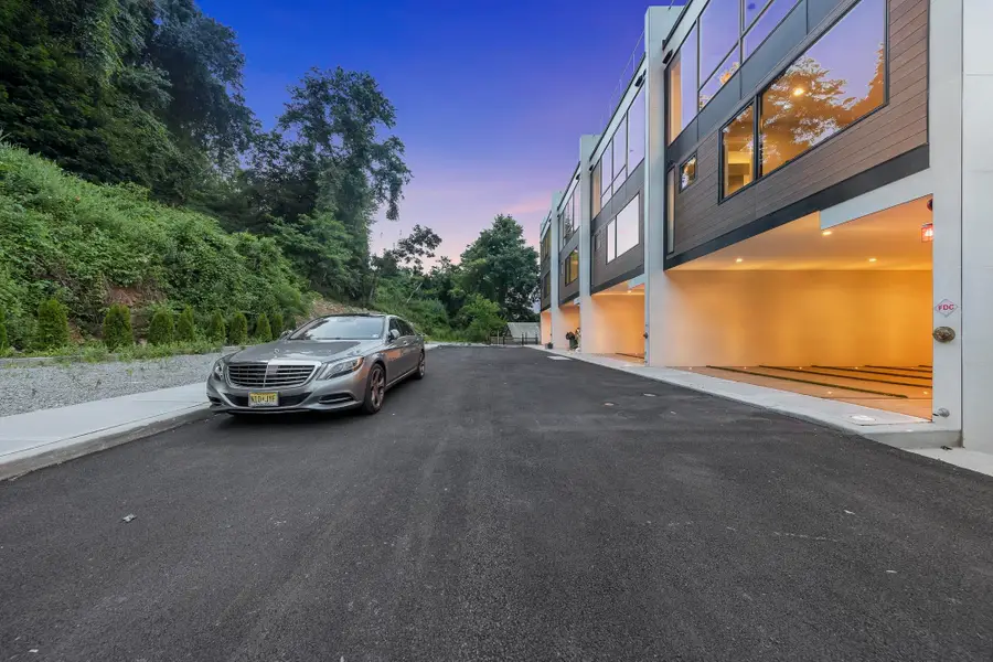 8822 CHURCH HILL RD, North Bergen, NJ 07047 - #2