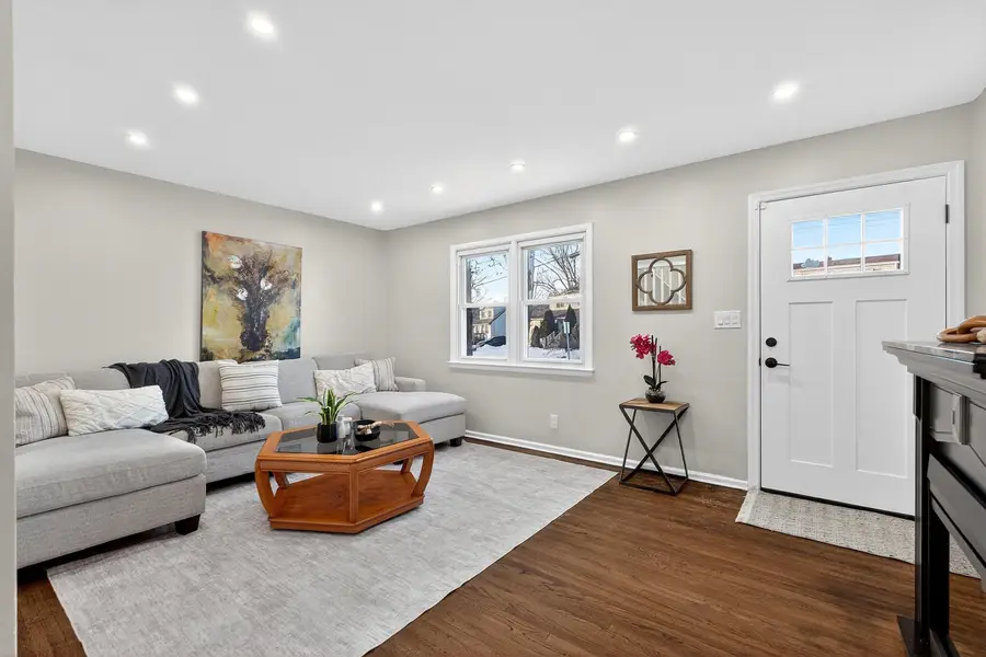 5 LOIS AVE, East Brunswick, NJ 08816 - #3