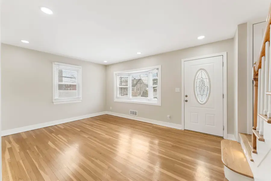 847 DENNIS PL, Linden, NJ 07036 - #3