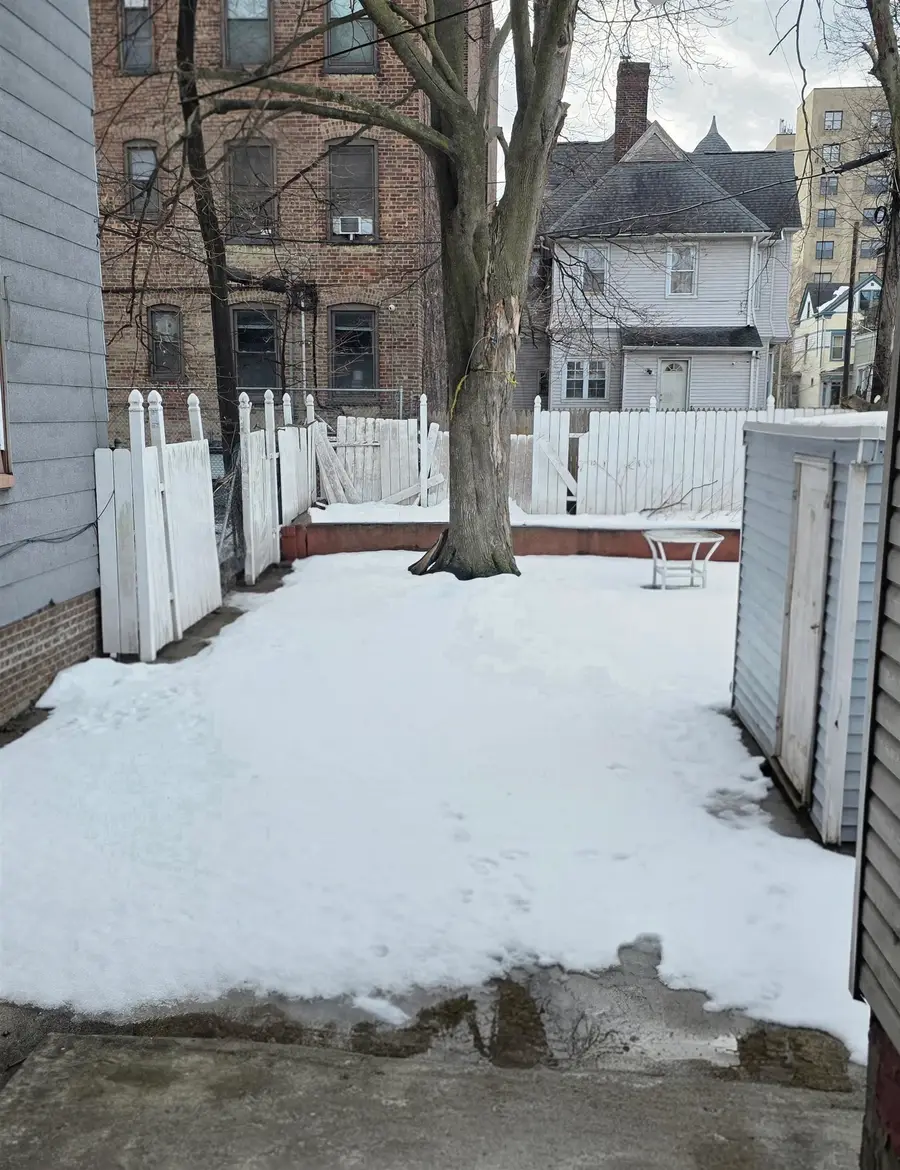 813 MONTGOMERY ST, Jersey City, NJ 07306 - #2