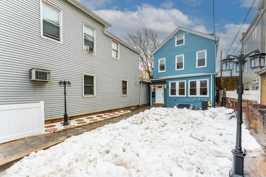 10 EAST 11TH ST, Bayonne, NJ 07002 - #3