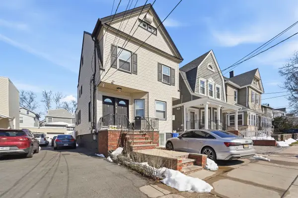 97 WEST 35TH ST, Bayonne, NJ 07002