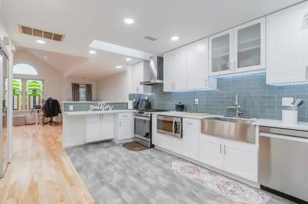 52 GRIECO DR, JC, West Bergen, NJ 07305