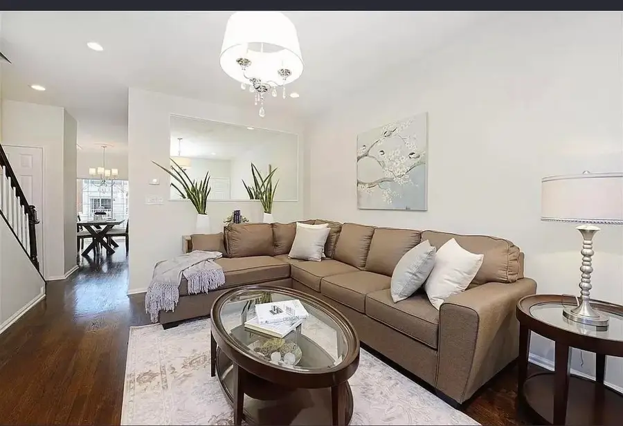 43 LOCUST AVE, Jersey City, NJ 07305 - #3