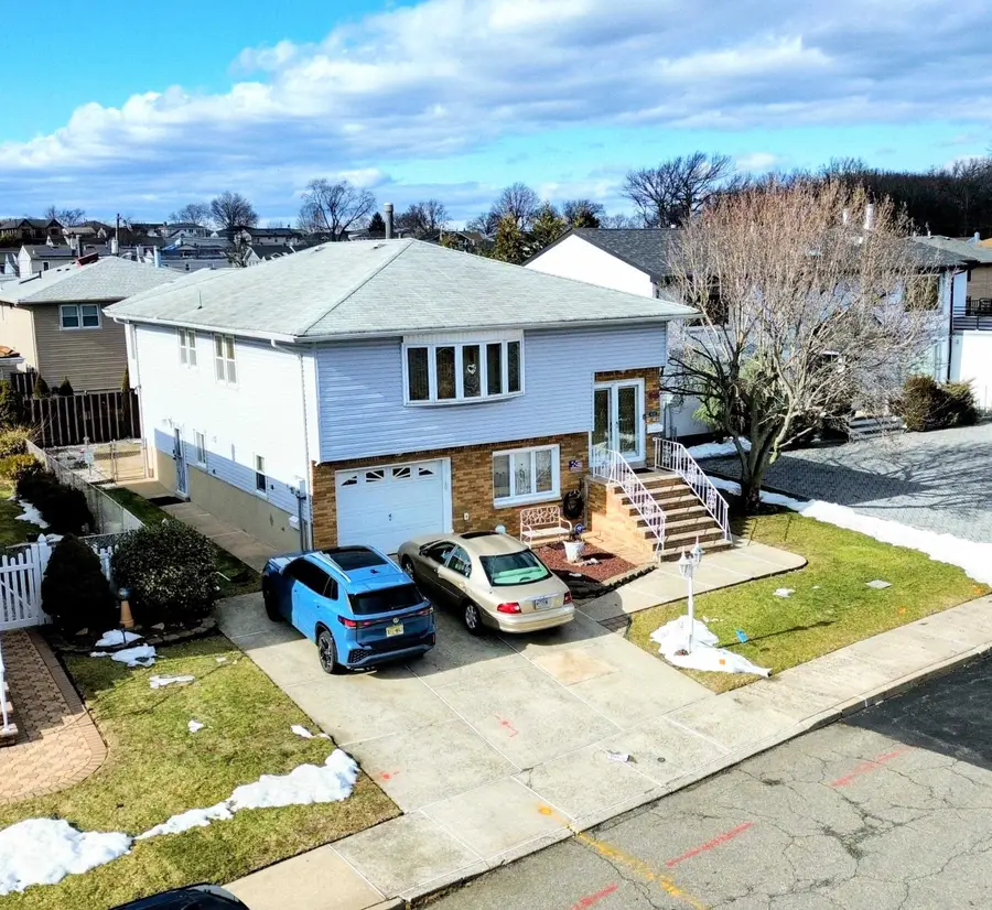 1033 PARK DR, Secaucus, NJ 07094 - #2