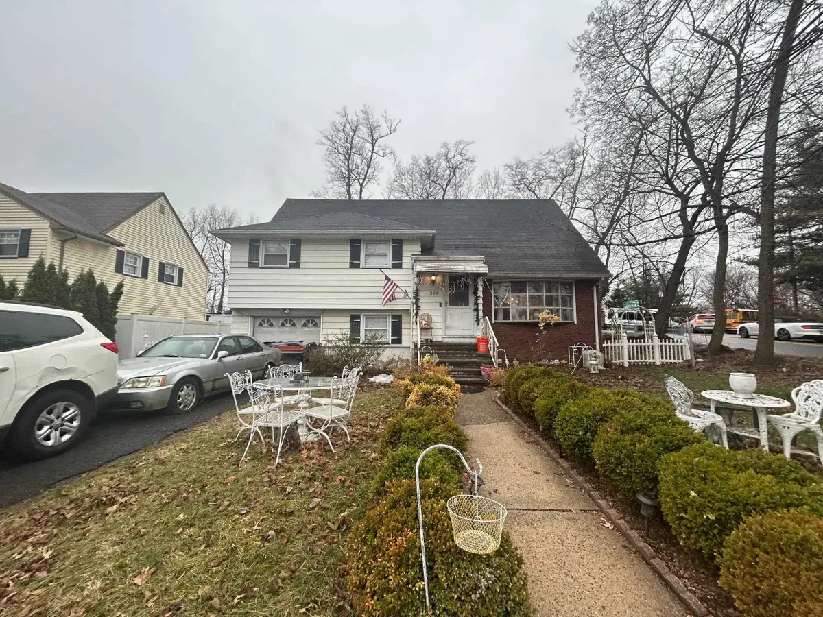 224 KINGS CT, Teaneck, NJ 07666 - #1
