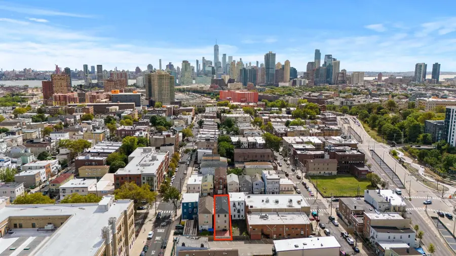 83 OAKLAND AVE, Jersey City, NJ 07306 - #2