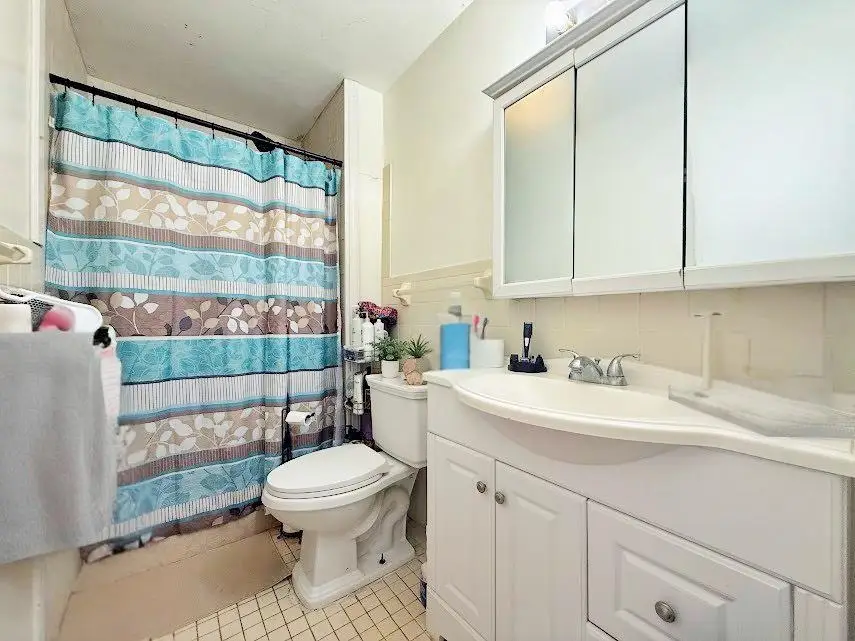 208 70TH ST, Guttenberg, NJ 07093-3408 - #3