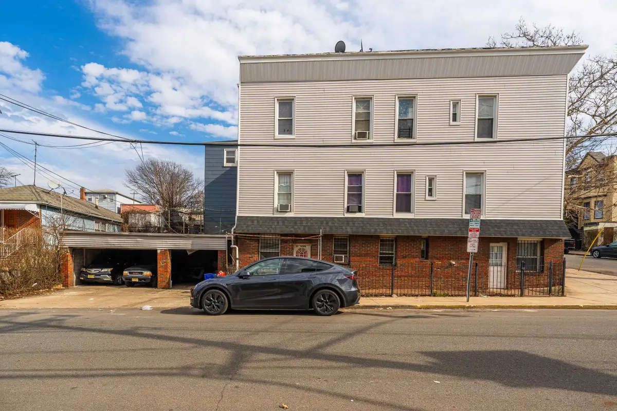 180 THORNE ST, Jersey City, NJ 07307 - #1