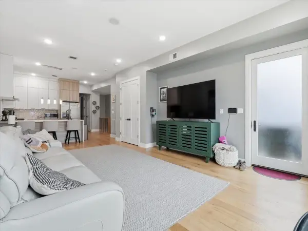 19 EASTERN PARKWAY #1, JC, Greenville, NJ 07305