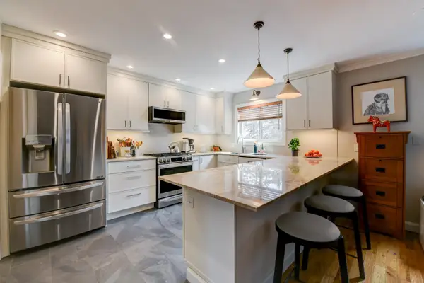 598 SANDERLING CT #598, Secaucus, NJ 07094