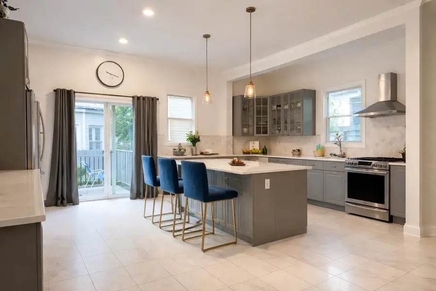 48 DANFORTH AVE, Jersey City, NJ 07305 - #2