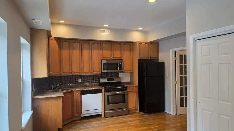 673 BERGEN AVE #2D AKA 204, Jersey City, NJ 07304 - #2