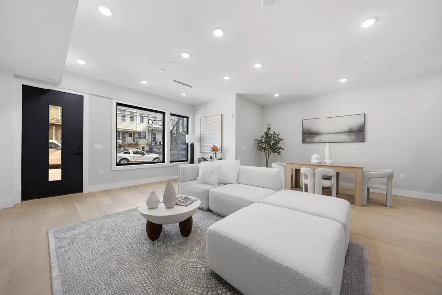 373 NEW YORK AVE #1, Jersey City, NJ 07307 - #3