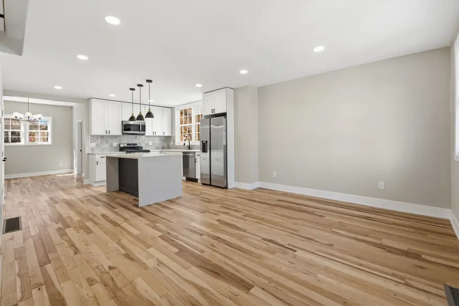 14 EAST 52ND ST, Bayonne, NJ 07002 - #3