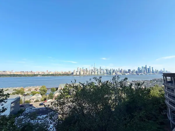 6600 BLVD EAST #22B, West New York, NJ 07093