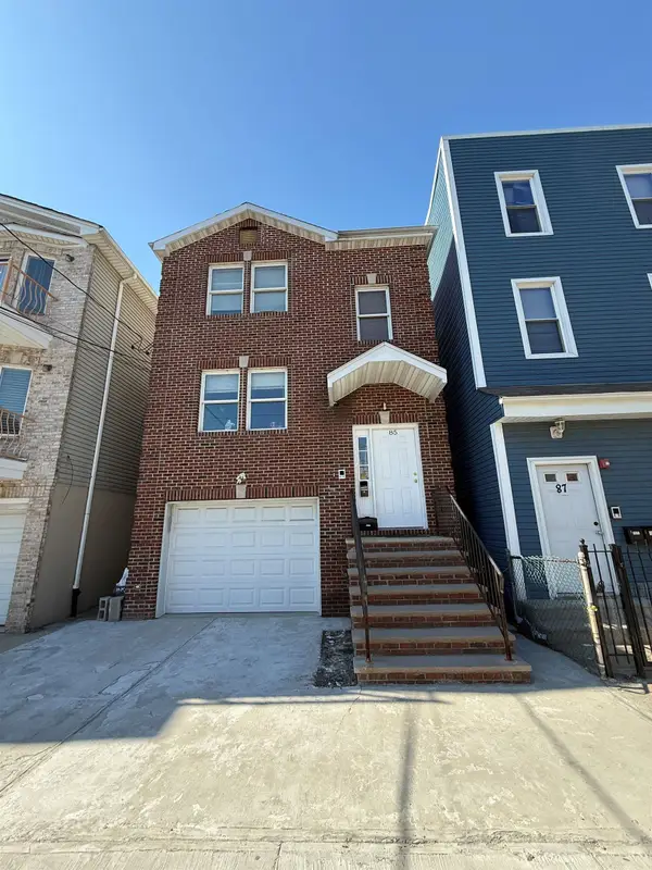 85 OAKLAND AVE #2, JC, Heights, NJ 07306