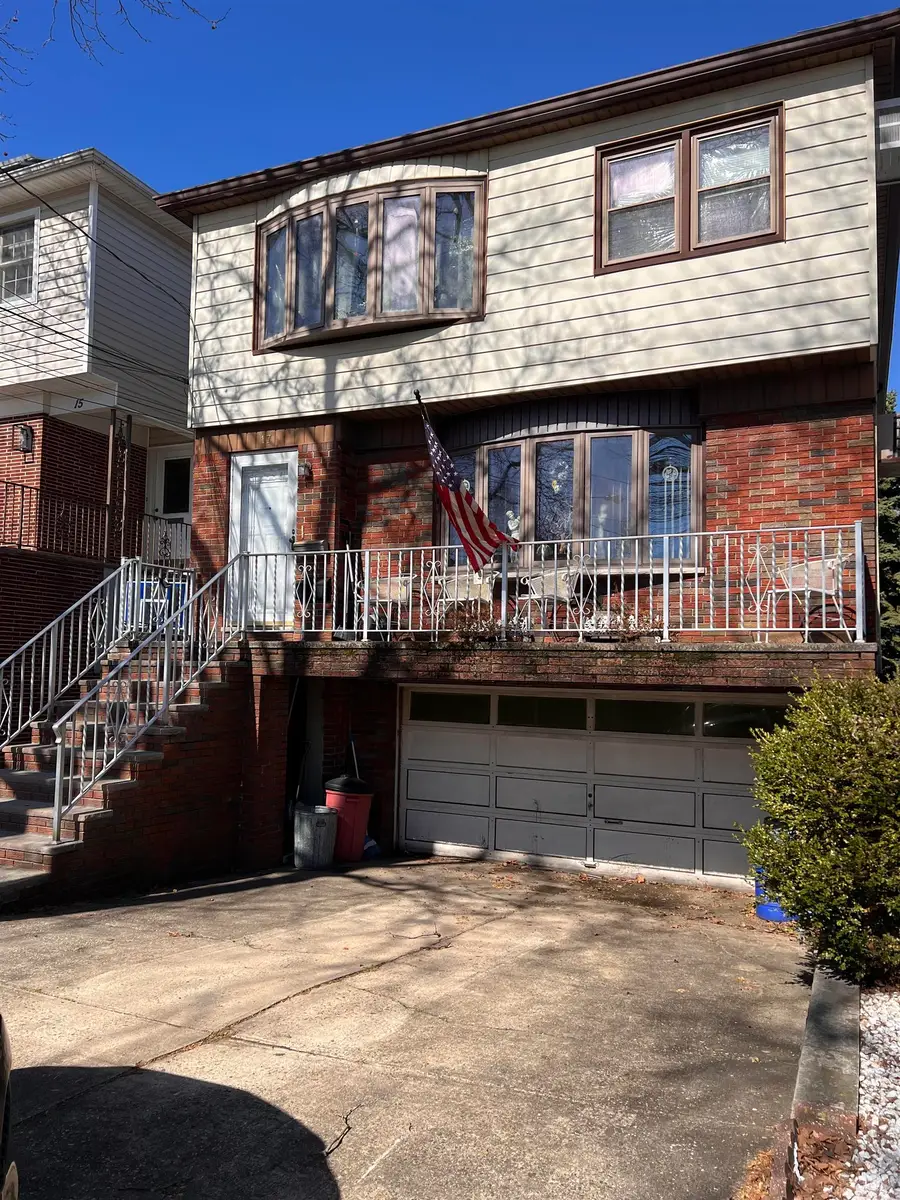 17 WEST DR, Bayonne, NJ 07002 - #2