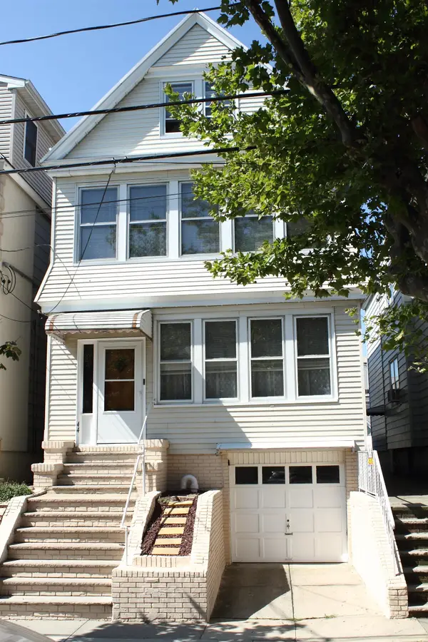 44 EAST 36TH ST, Bayonne, NJ 07002