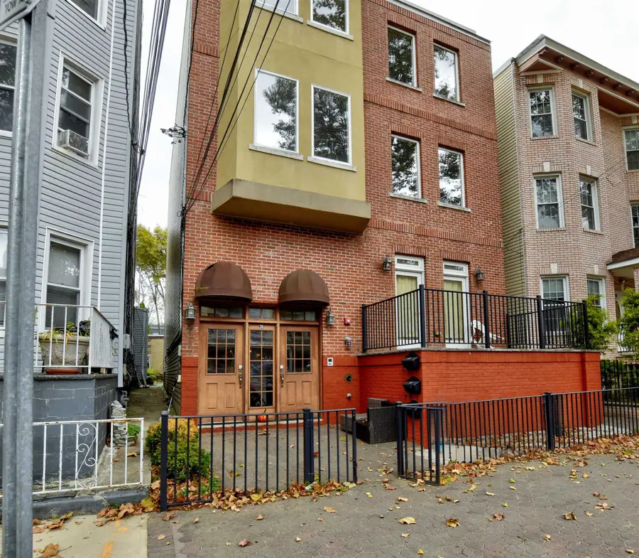 38 COURT HOUSE PL, Jersey City, NJ 07306 - #2