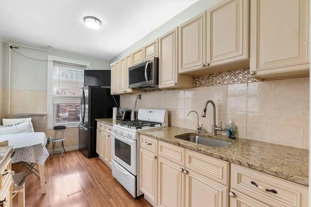 361 NEW YORK AVE, Jersey City, NJ 07307 - #1