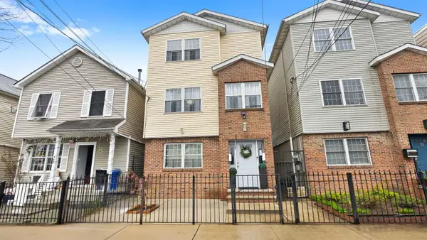 159 DWIGHT ST, JC, Greenville, NJ 07307