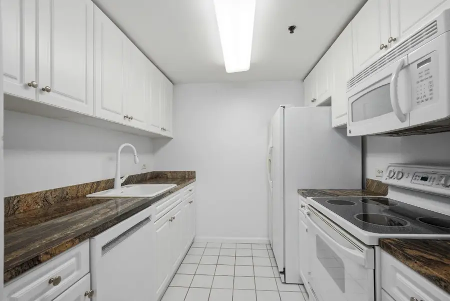 2 CONSTITUTION CT #1008, Hoboken, NJ 07030 - #3