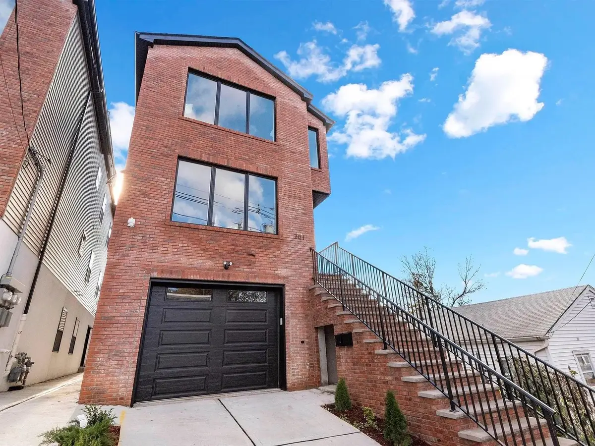 201 LINCOLN ST, Jersey City, NJ 07307 - #1