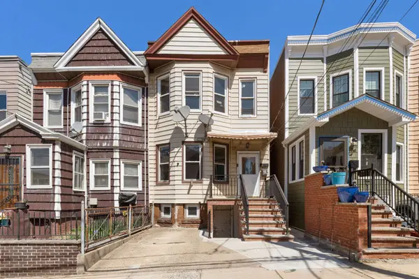 76 BEACH ST, JC, Heights, NJ 07307