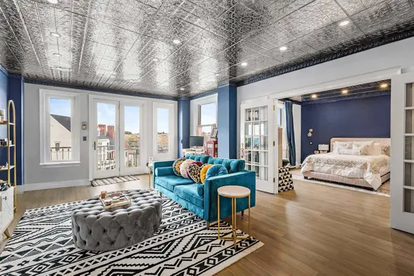 110 SHEARWATER CT EAST #33, JC, Greenville, NJ 07305