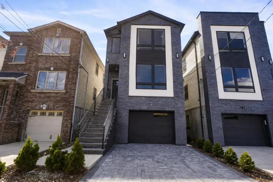 11 South 7th St HARRISON ST, Harrison, NJ 07029 - #2