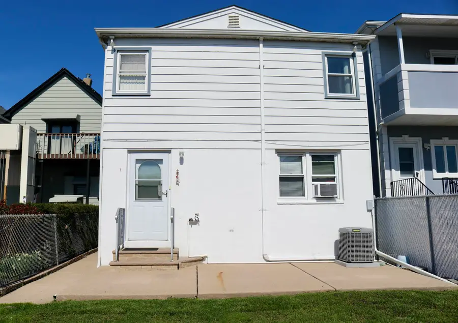 768 4TH ST, Secaucus, NJ 07094 - #3