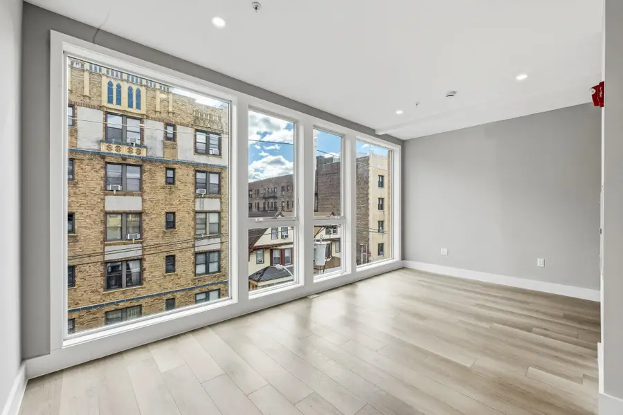77 VAN REYPEN ST #4, Jersey City, NJ 07306 - #3