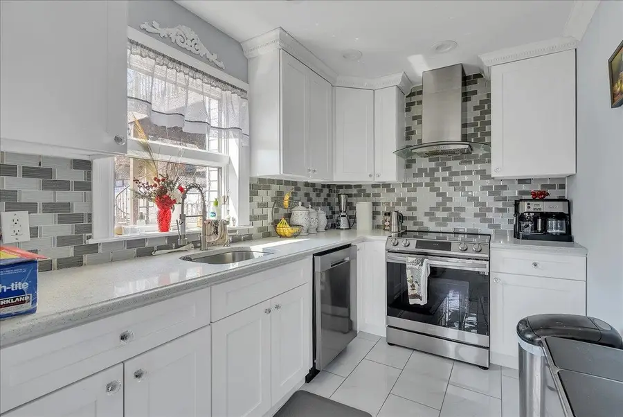 84-86 WEST 52ND ST, Bayonne, NJ 07002 - #3