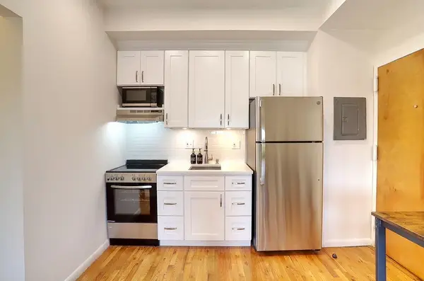 11 CUNEO PL #3B, JC, Heights, NJ 07307