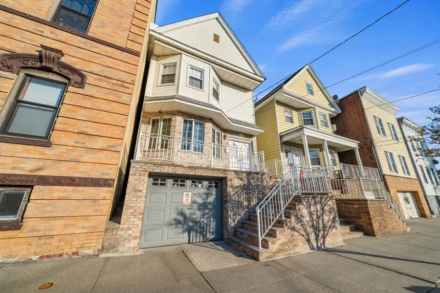 666 KENNEDY BLVD, Bayonne, NJ 07002 - #2