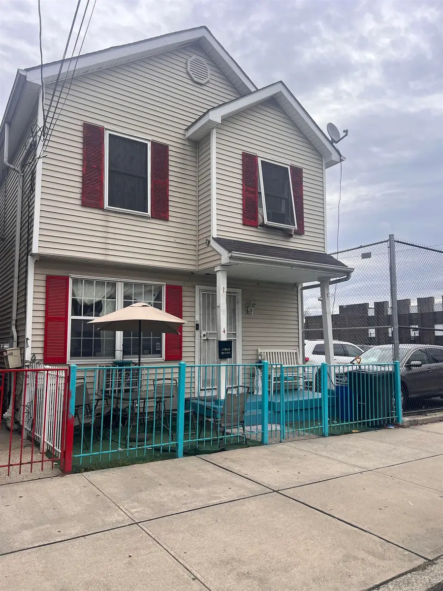 174 DWIGHT ST, Jersey City, NJ 07305 - #2