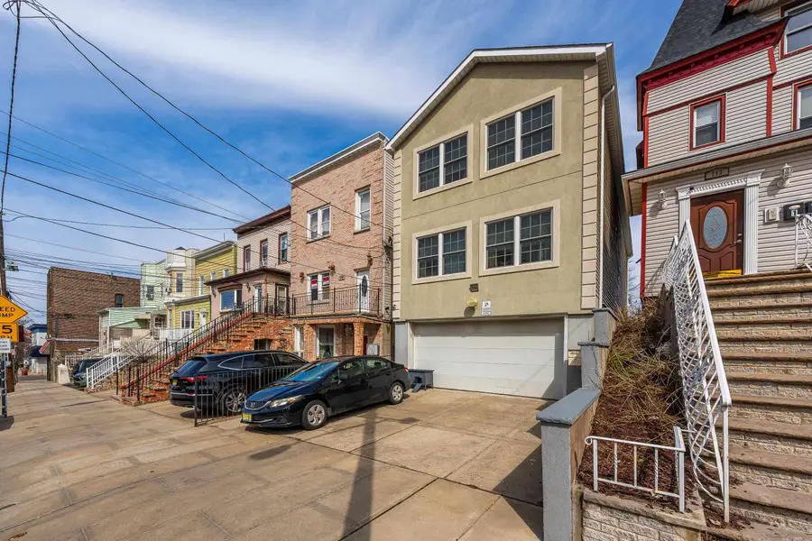 714 17TH ST, Union City, NJ 07087 - #3