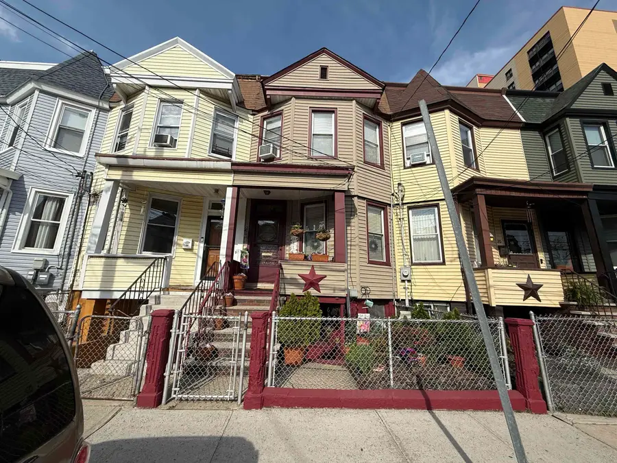 22 BARTHOLDI AVE, Jersey City, NJ 07305 - #2