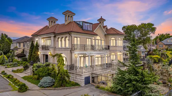 32 BENMORE TERRACE, Bayonne, NJ 07002