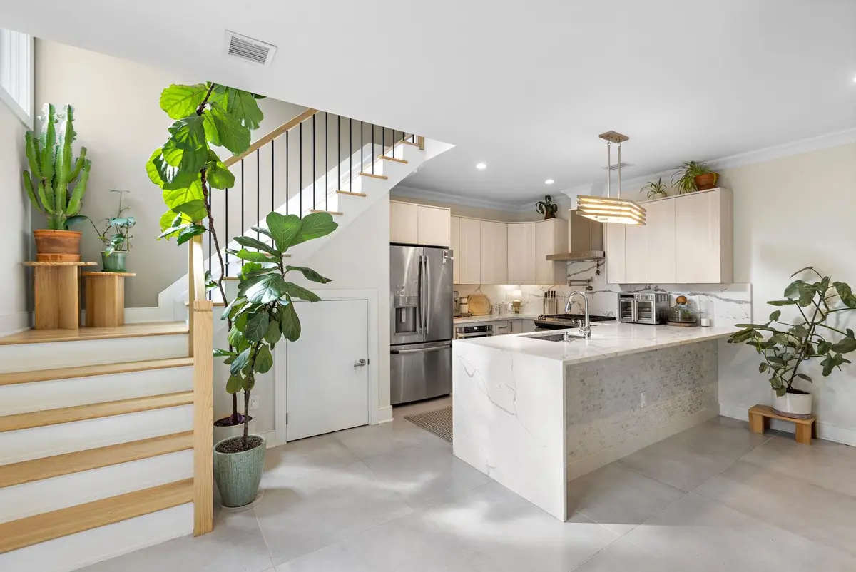 95 THORNE ST #1, Jersey City, NJ 07307 - #1