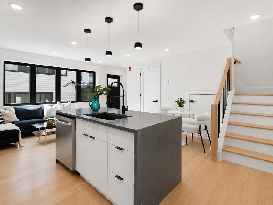 82 PAMRAPO AVE #4, Jersey City, NJ 07305 - #3