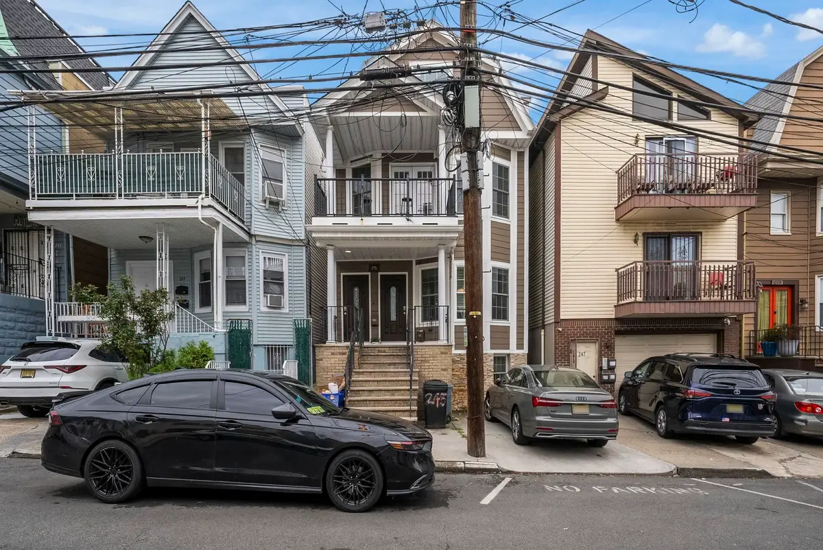 245 JEWETT AVE, Jersey City, NJ 07304 - #1