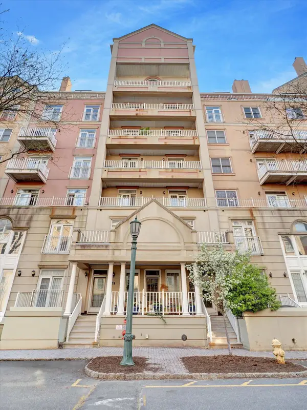 208 SHEARWATER CT WEST #45, JC, Greenville, NJ 07305