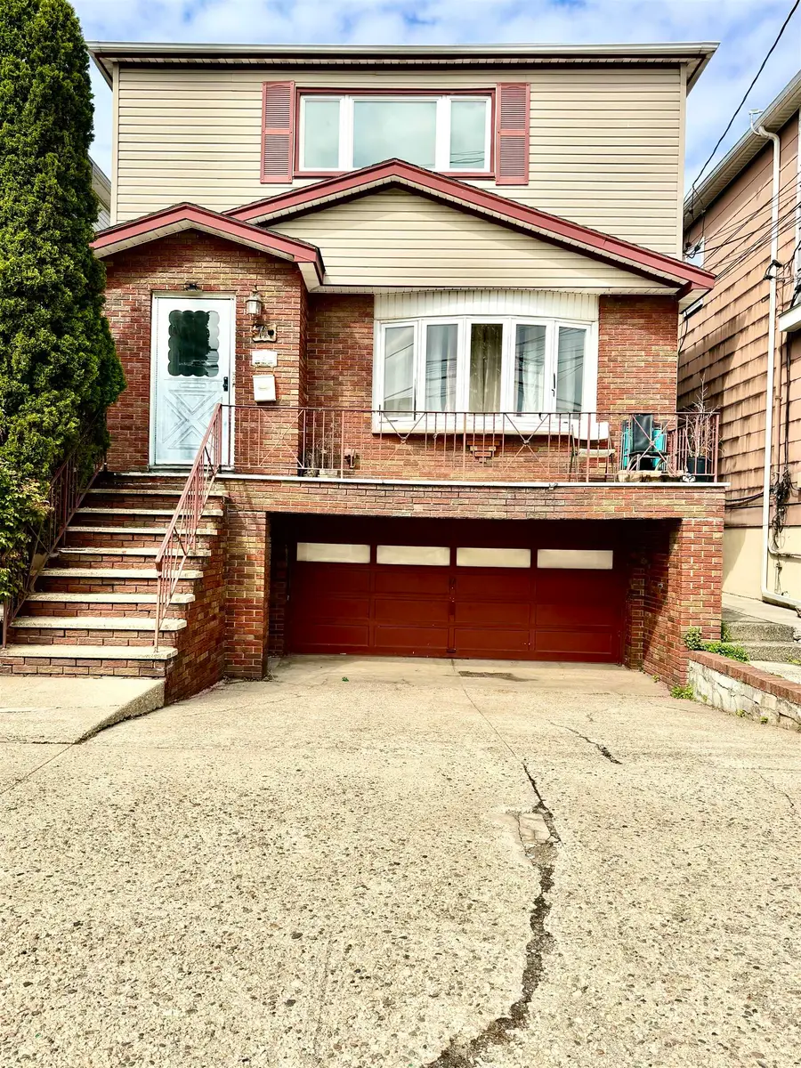 71 LINNET ST, Bayonne, NJ 07002 - #2