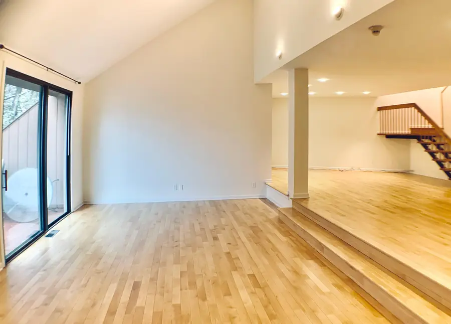 624 SANDERLING CT, Secaucus, NJ 07094 - #2