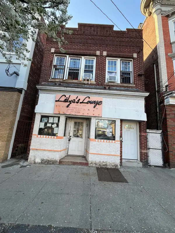 689 KENNEDY BLVD, Bayonne, NJ 07002