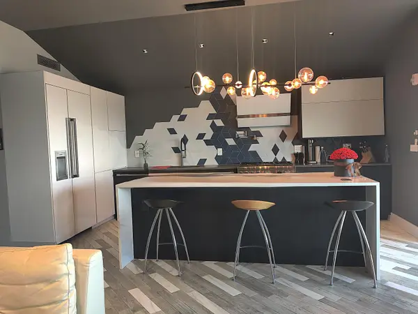 344 PATERSON PLANK RD #PH, JC, Heights, NJ 07307