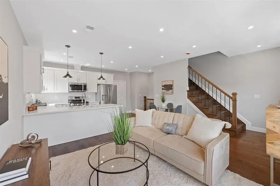 153 LAIDLAW AVE #2, Jersey City, NJ 07306 - #3