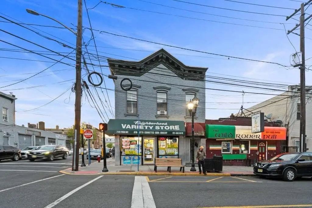 7101 PARK AVE, West New York, NJ 07093 - #1